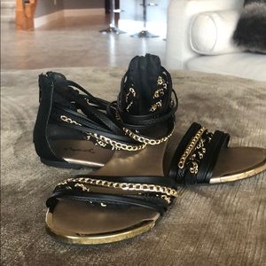 Super cute black/gold boho flats